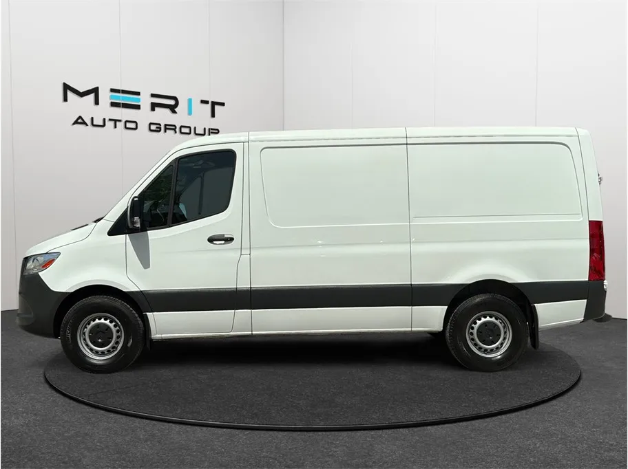 Mercedes-Benz Sprinter photo 5