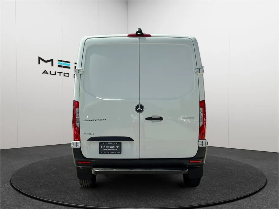Mercedes-Benz Sprinter photo 8