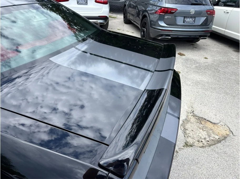 Dodge Challenger photo 13