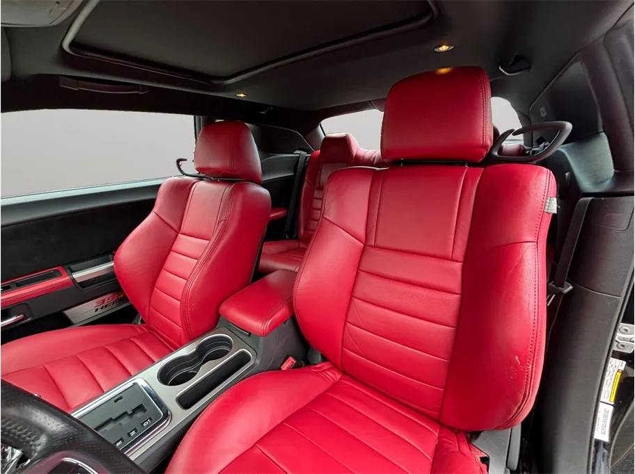 Dodge Challenger photo 15