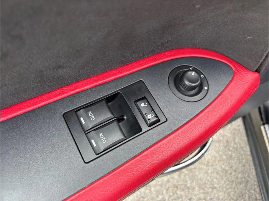 Dodge Challenger photo 18