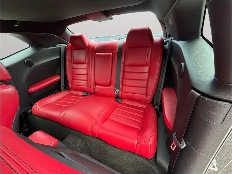 Dodge Challenger photo 30
