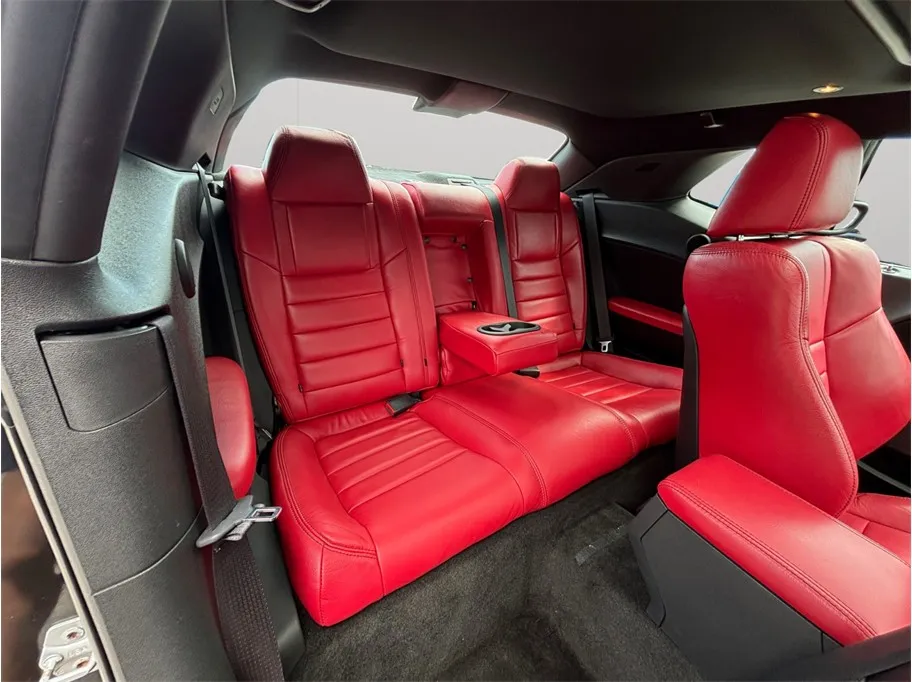 Dodge Challenger photo 32