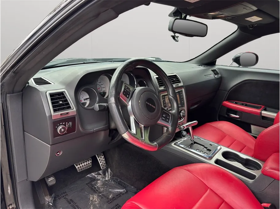Dodge Challenger photo 6