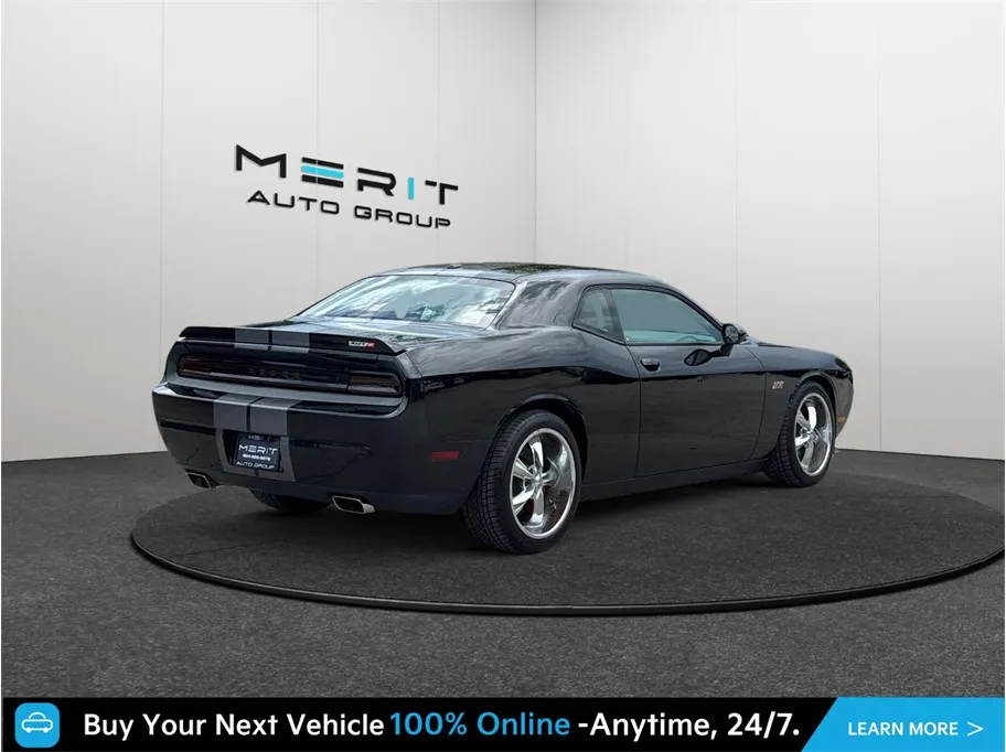 Dodge Challenger photo 9