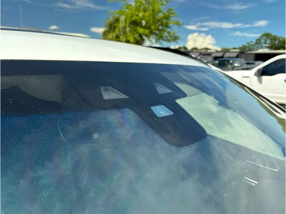 Jaguar F-PACE photo 12