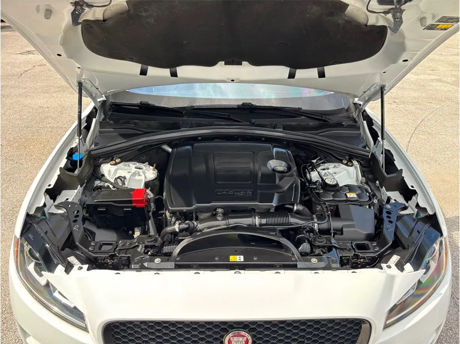 Jaguar F-PACE photo 54
