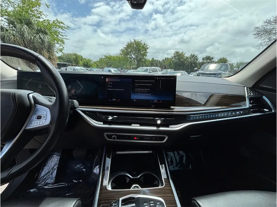 BMW X7 photo 11