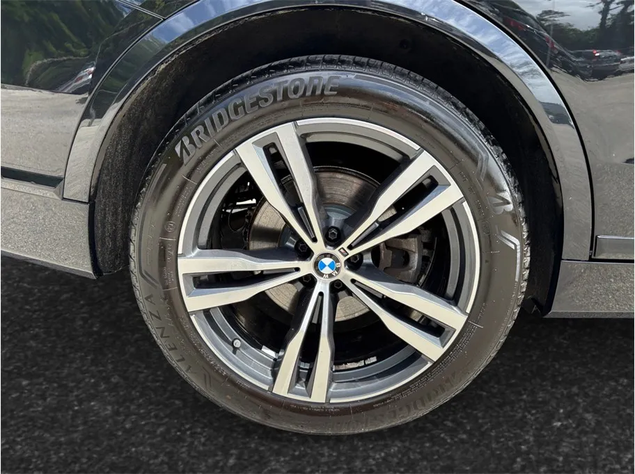 BMW X7 photo 16