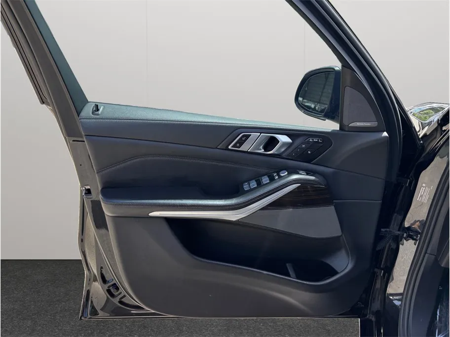 BMW X7 photo 25