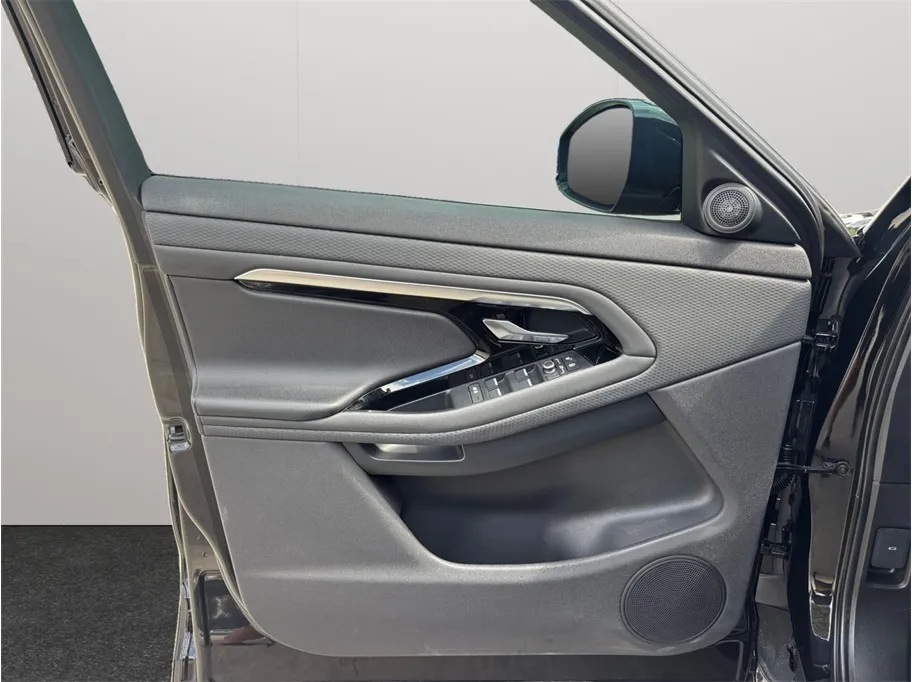 Land Rover Range Rover Evoque photo 19