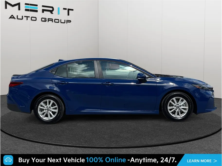 Toyota Camry photo 10