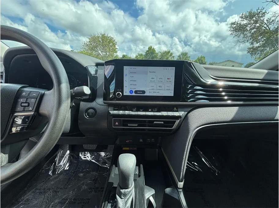 Toyota Camry photo 11