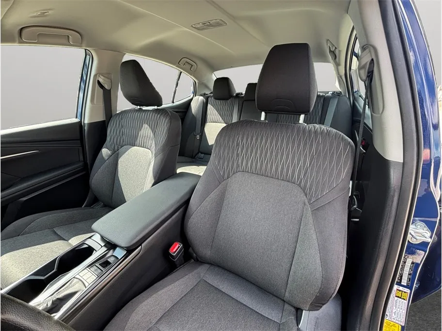 Toyota Camry photo 17