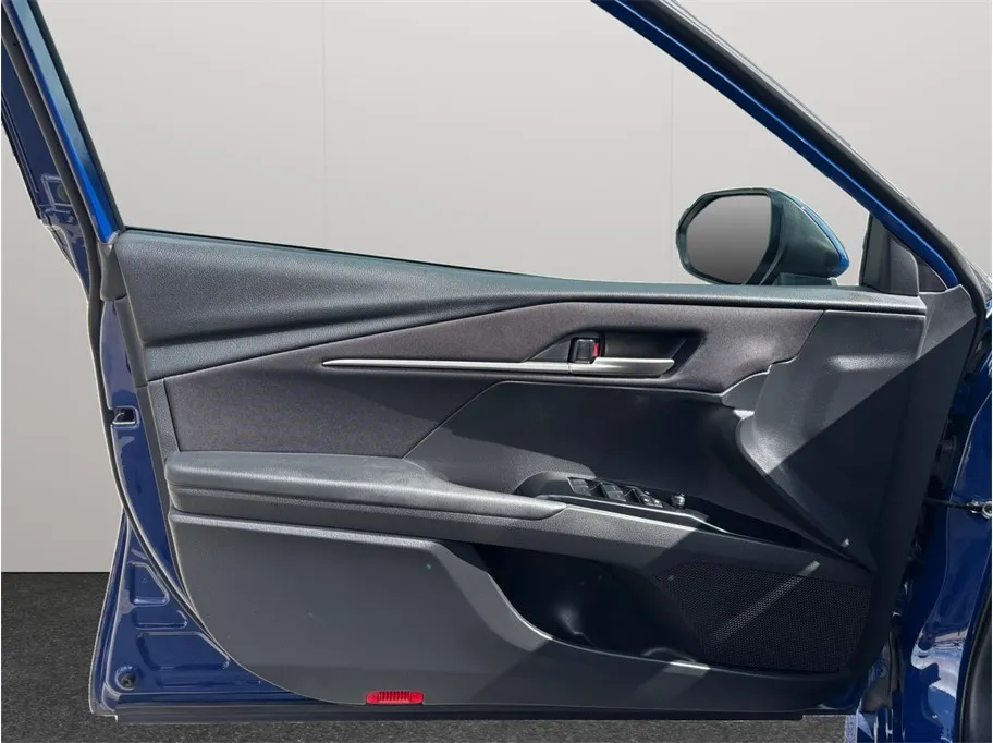 Toyota Camry photo 19