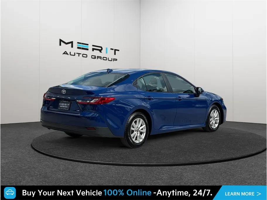 Toyota Camry photo 9