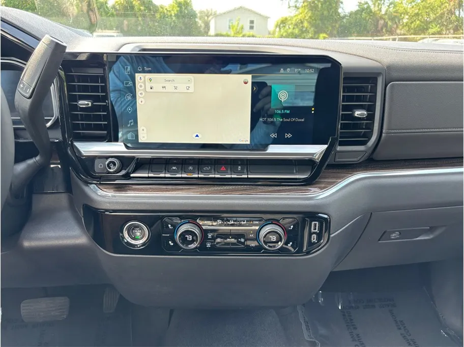 Chevrolet Silverado photo 10
