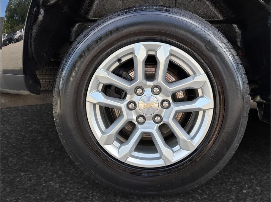 Chevrolet Silverado photo 13