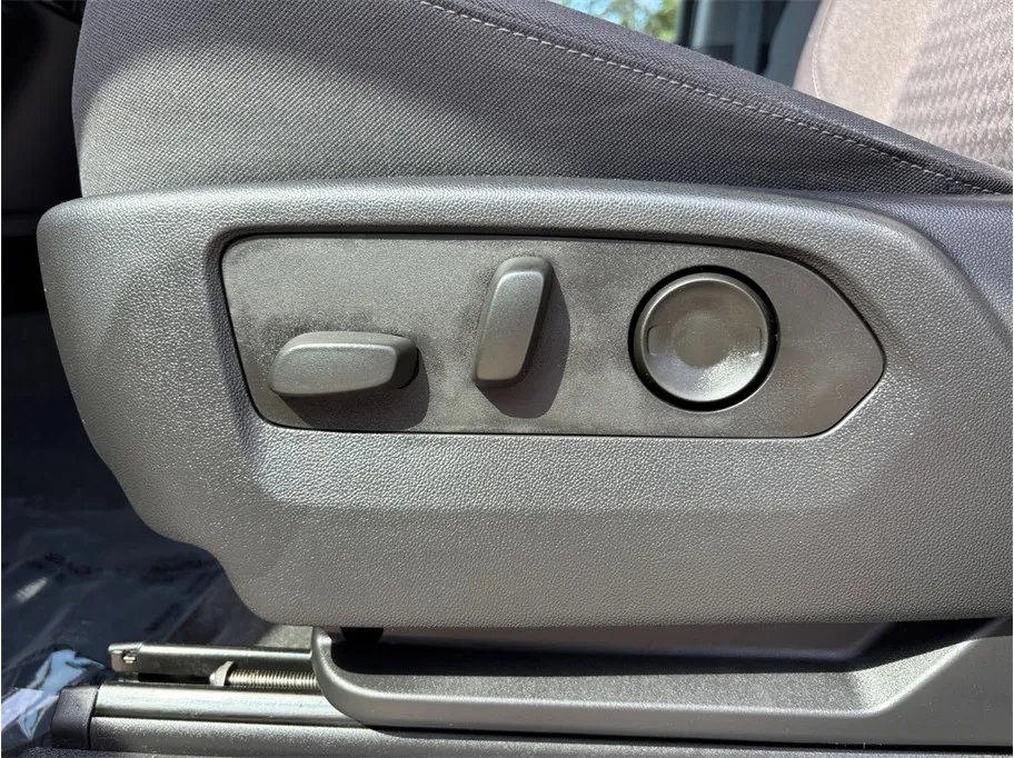 Chevrolet Silverado photo 18