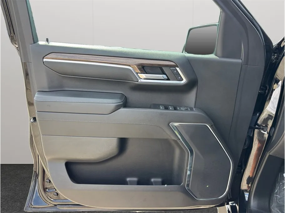 Chevrolet Silverado photo 19