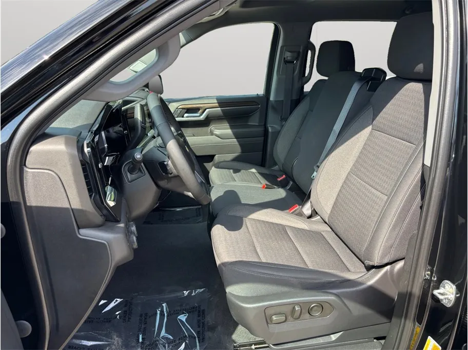 Chevrolet Silverado photo 2