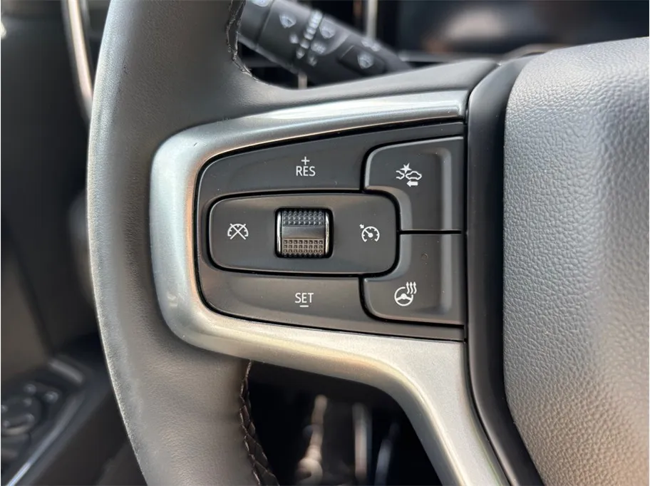 Chevrolet Silverado photo 21