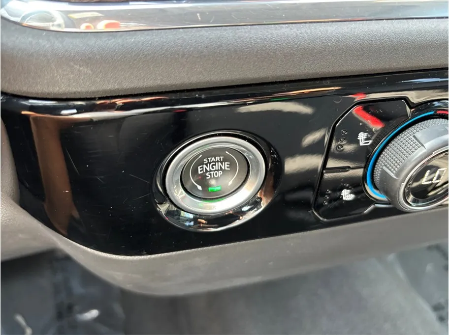 Chevrolet Silverado photo 23