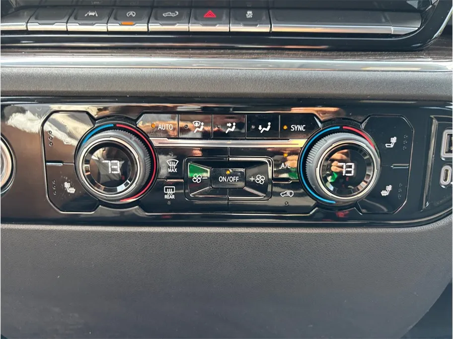 Chevrolet Silverado photo 27