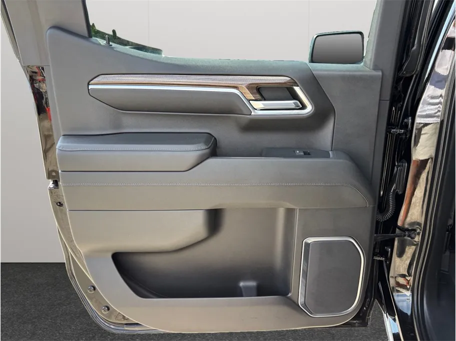 Chevrolet Silverado photo 33