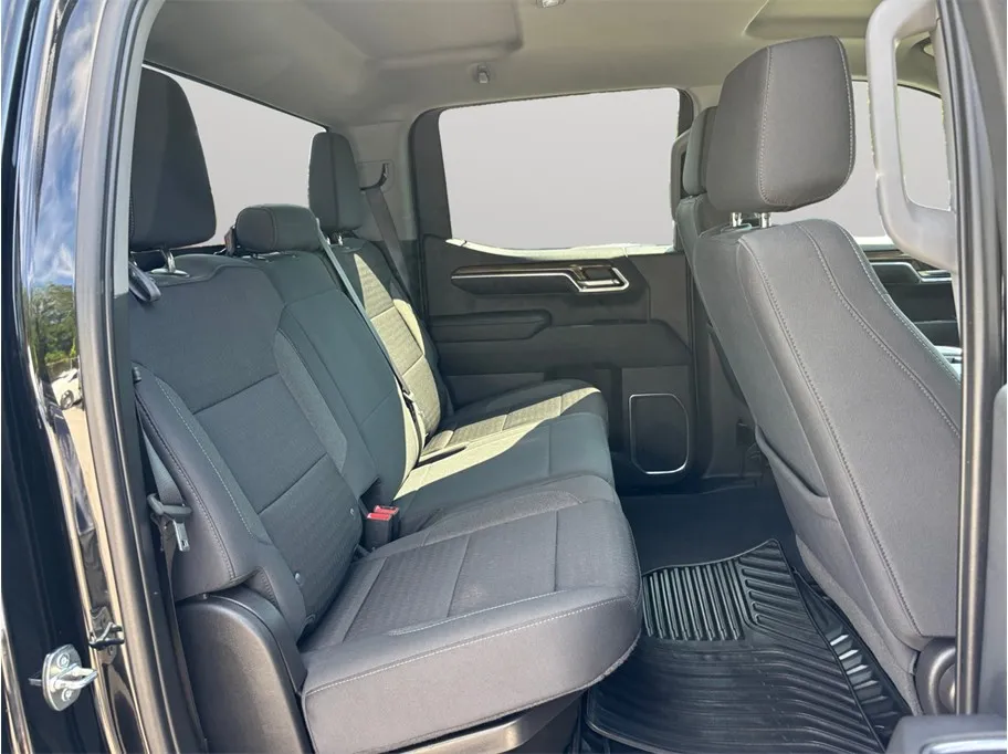 Chevrolet Silverado photo 35