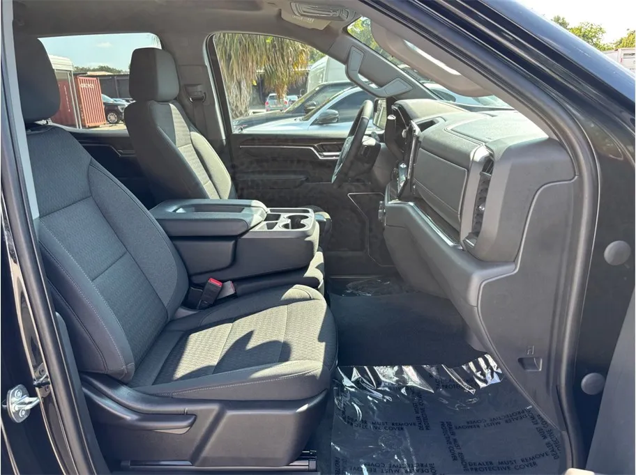 Chevrolet Silverado photo 36