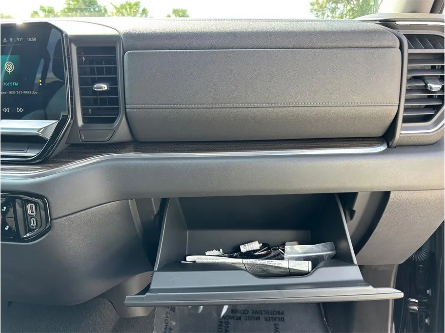 Chevrolet Silverado photo 38