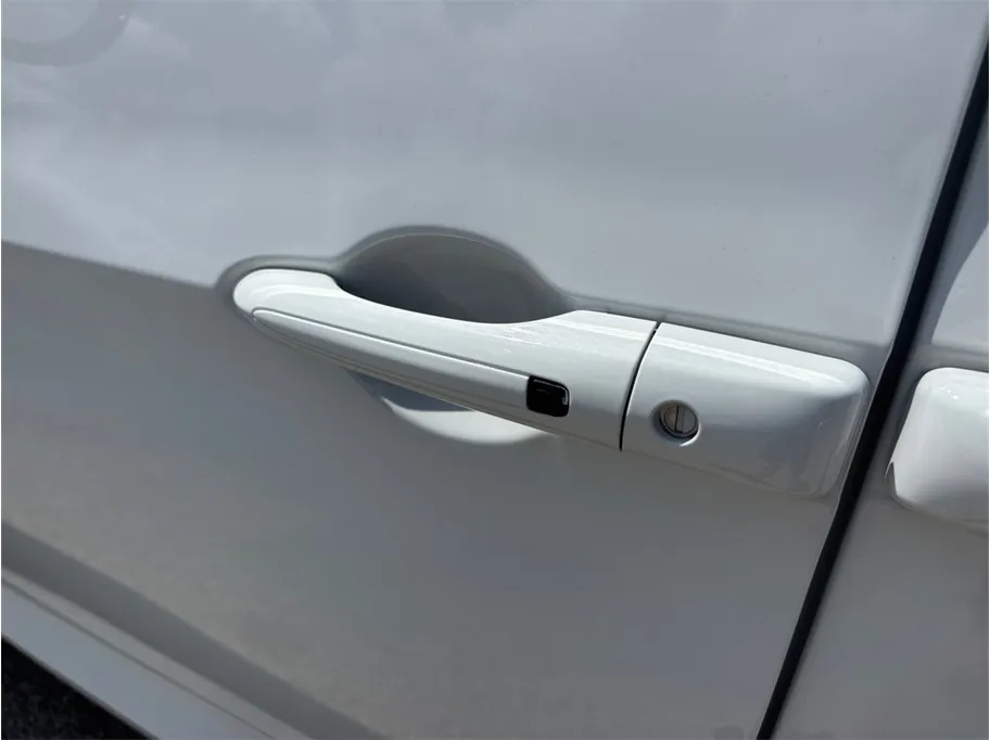Chrysler Pacifica photo 18