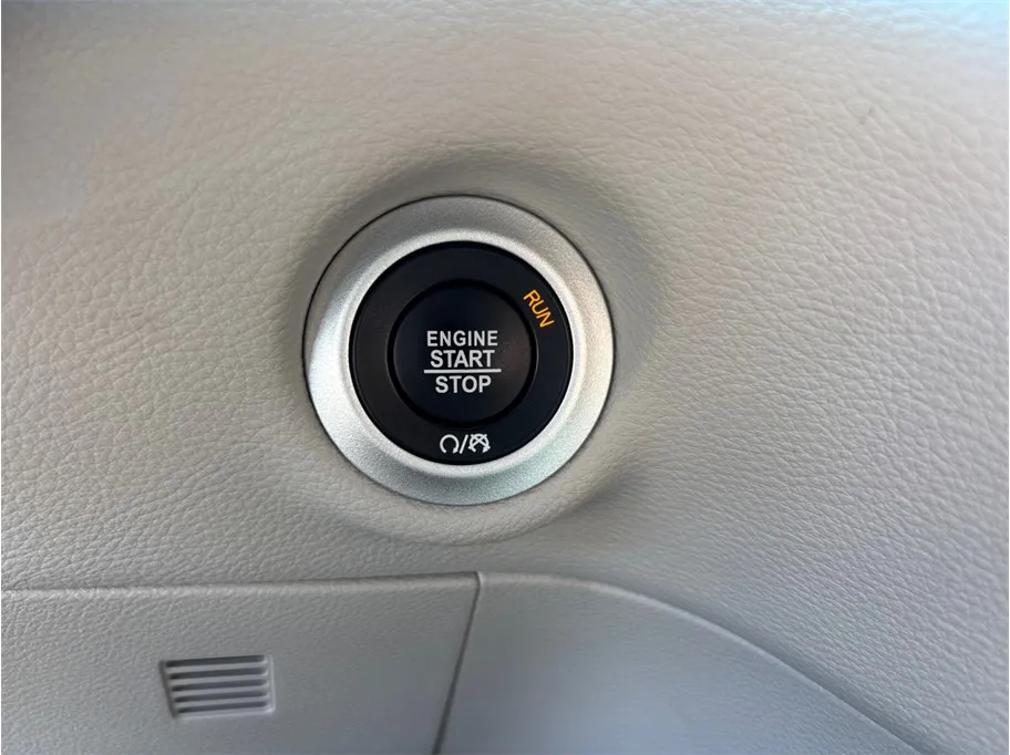 Chrysler Pacifica photo 29