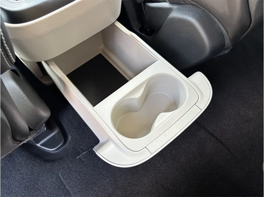 Chrysler Pacifica photo 42