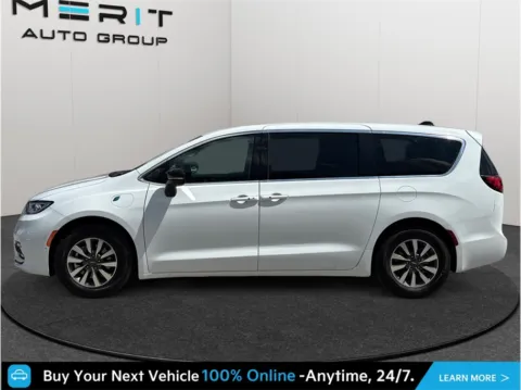 More photos of 2024 Chrysler Pacifica Hybrid Select Van 4D at Merit Auto Group Atlantic, FL