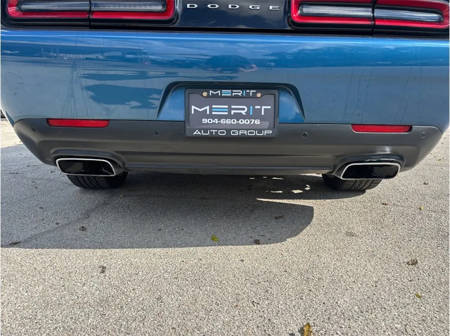 Dodge Challenger photo 15