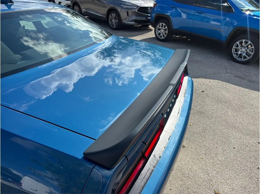 Dodge Challenger photo 16