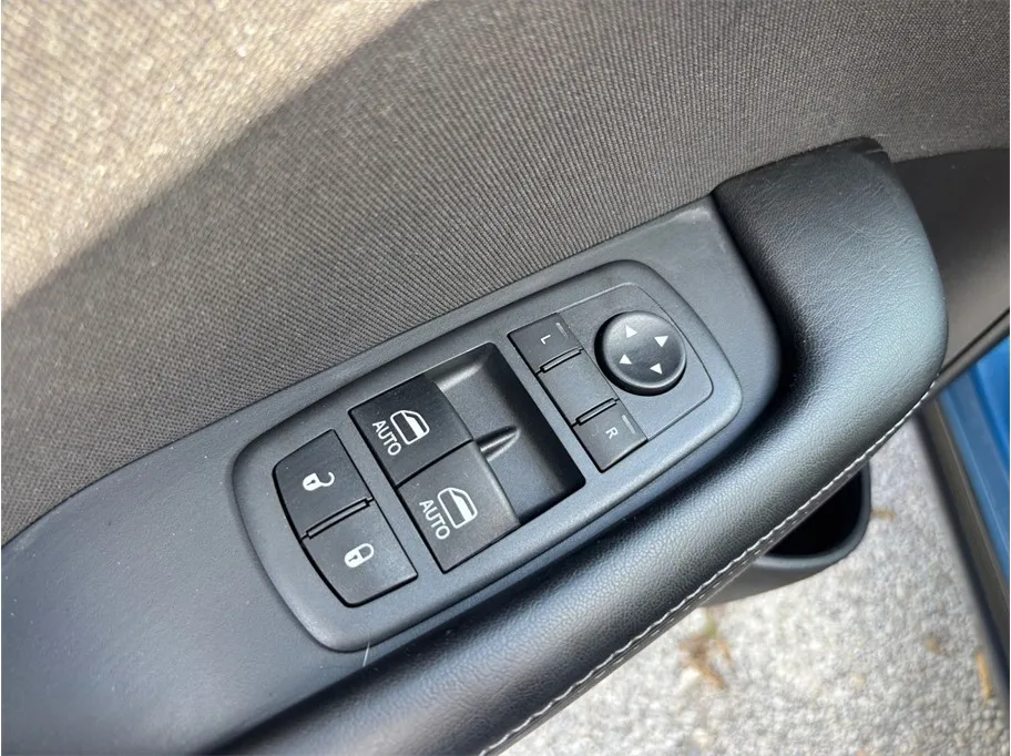 Dodge Challenger photo 21