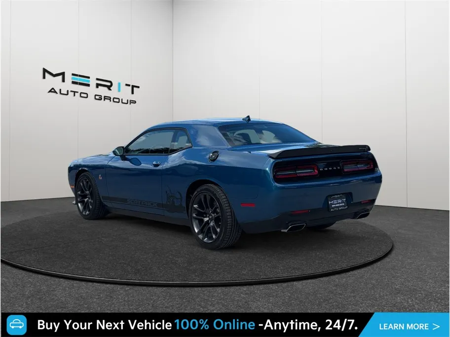 Dodge Challenger photo 7