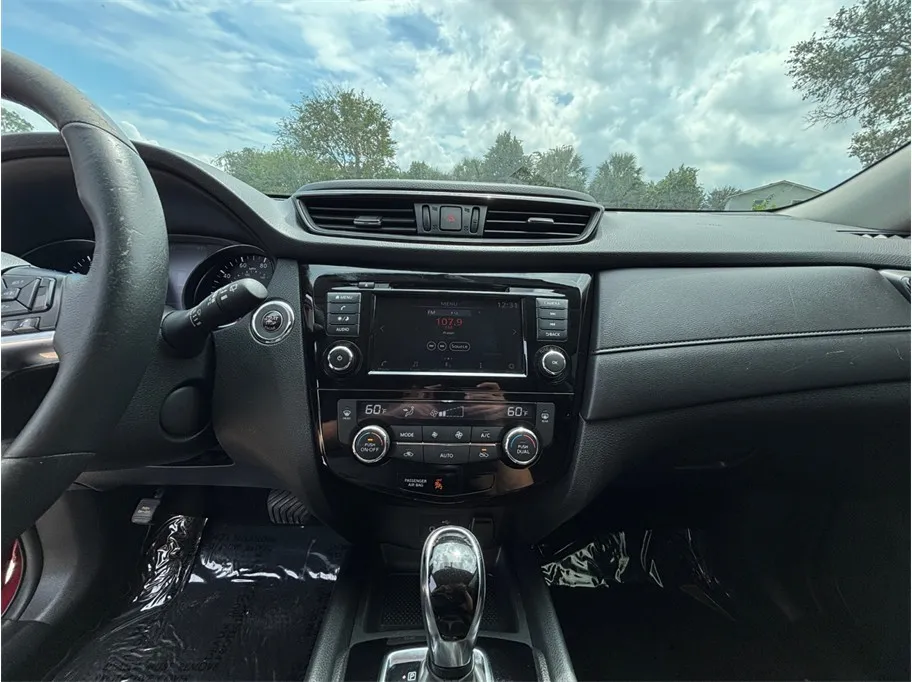 Nissan Rogue photo 11
