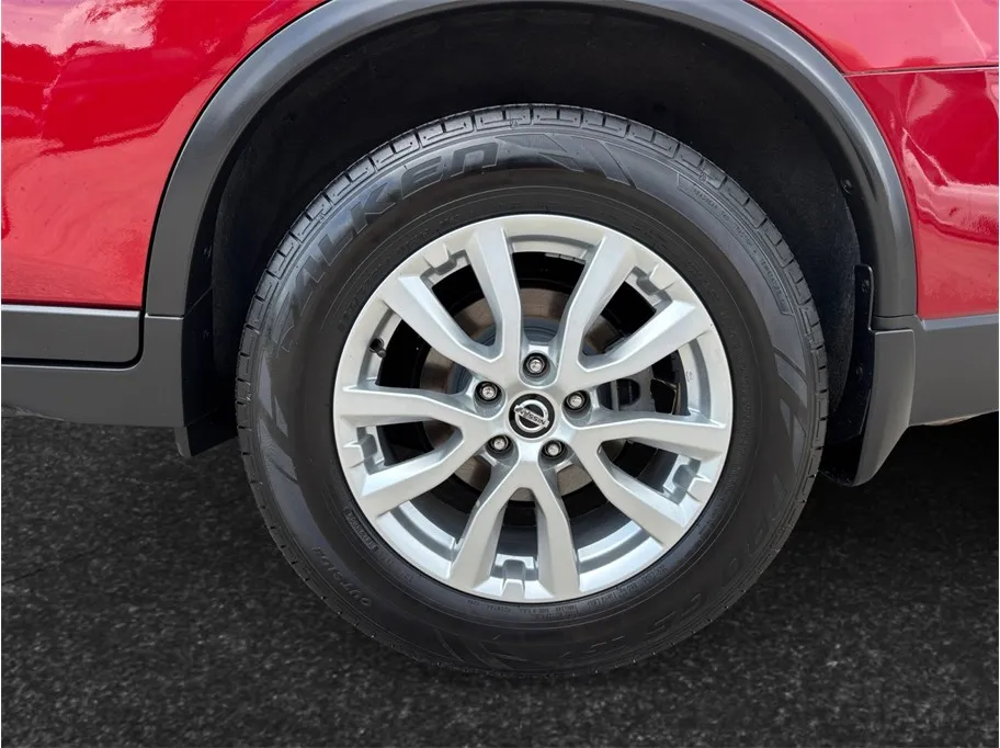 Nissan Rogue photo 13