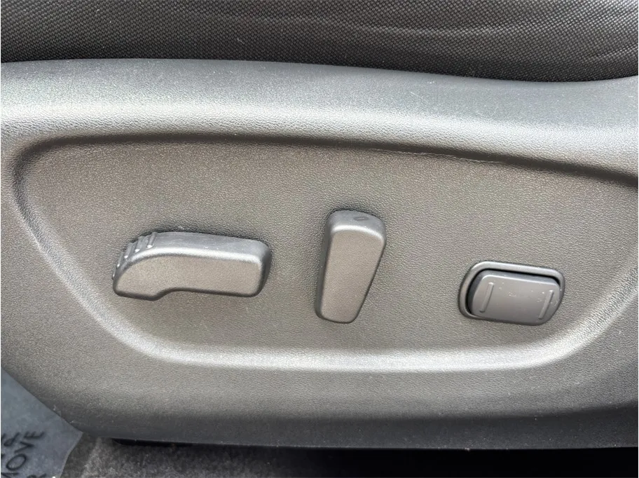 Nissan Rogue photo 16