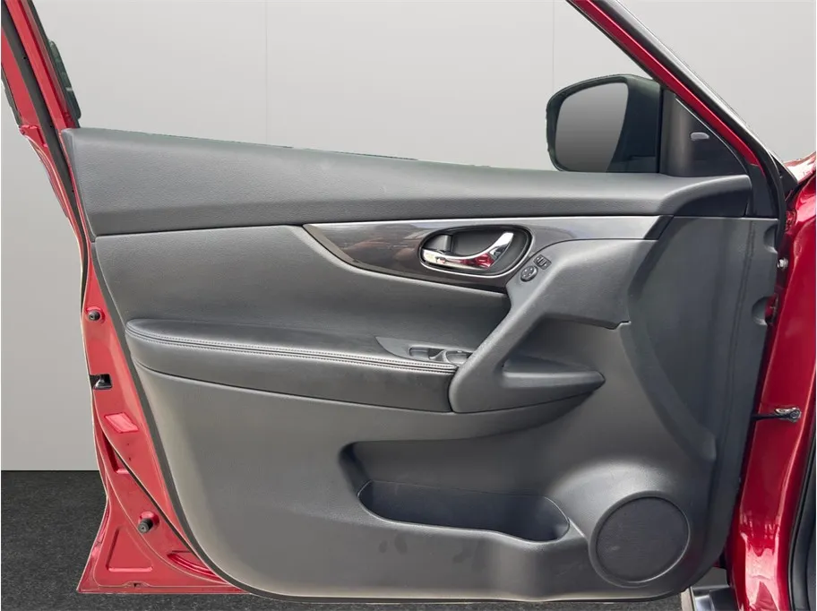 Nissan Rogue photo 17