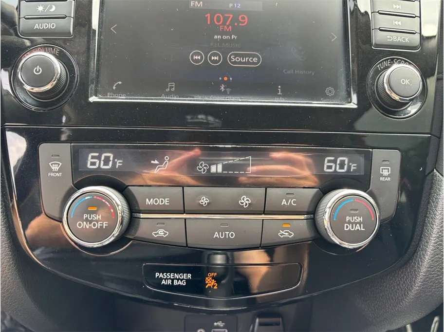 Nissan Rogue photo 26
