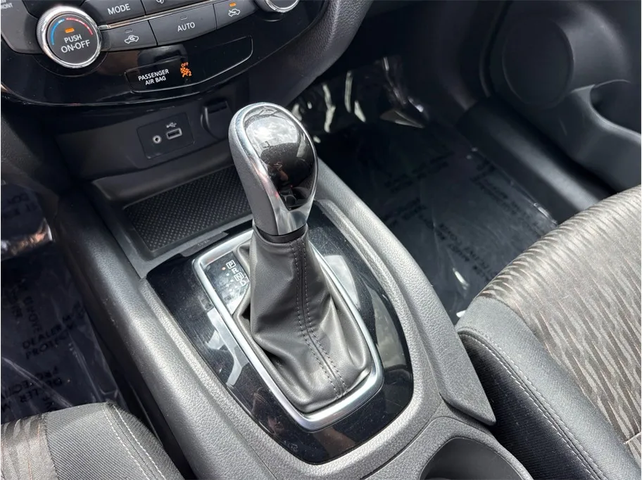 Nissan Rogue photo 30