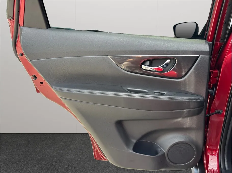 Nissan Rogue photo 32