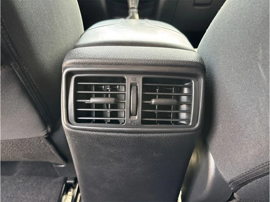 Nissan Rogue photo 33