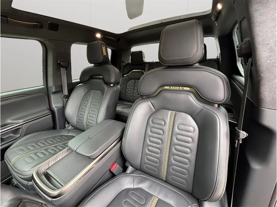 Rivian R1T photo 15