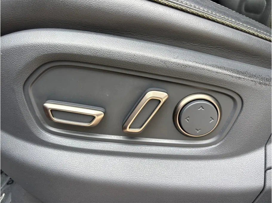 Rivian R1T photo 16